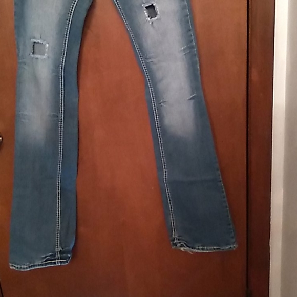 Women's distressed jeans - Picture 2 of 9